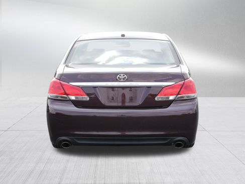 Used 2012 Toyota Avalon Limited FWD image 6