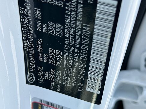 New 2025 Hyundai Tucson Limited image 27