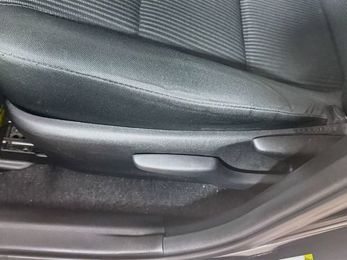 Certified 2018 Toyota RAV4 LE FWD image 20