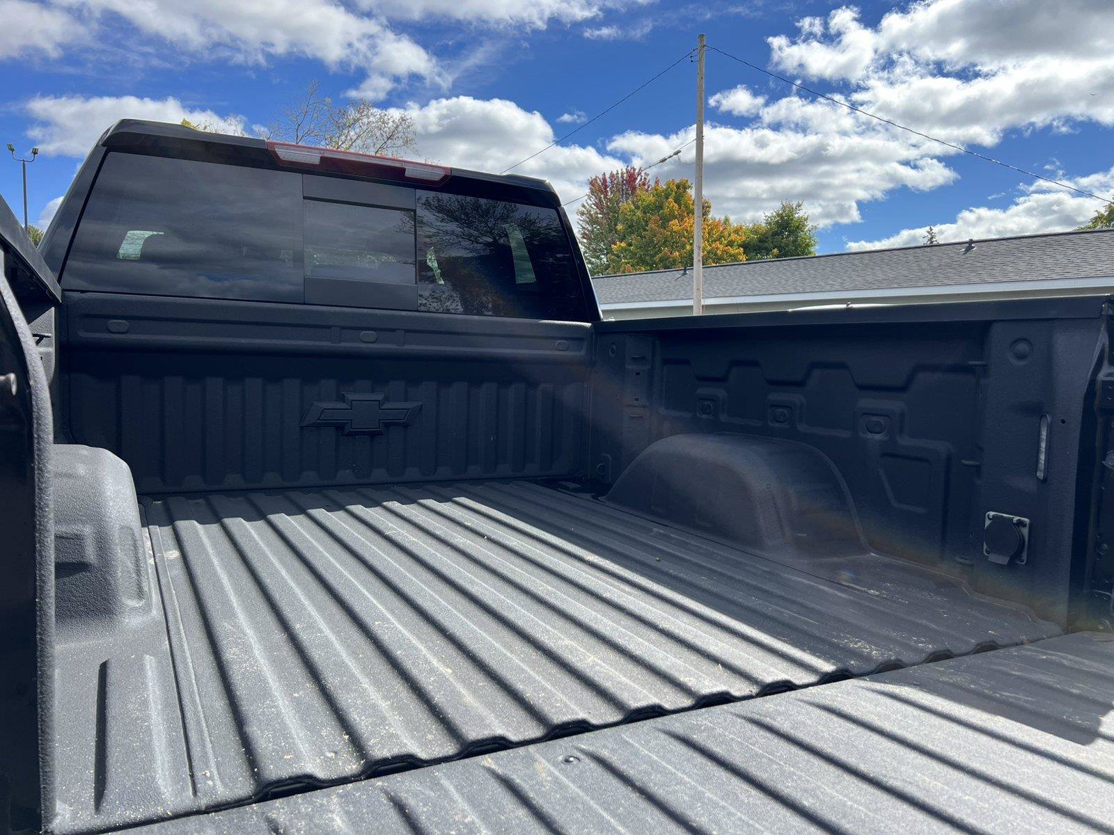 Used 2025 Chevrolet Silverado 1500 RST w/ Redline Edition AWD/4WD image 5