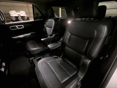 Certified 2020 Ford Explorer XLT w/ Equipment Group 202A AWD/4WD image 25