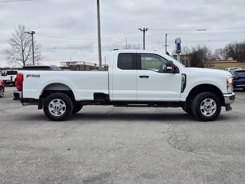 Used 2025 Ford F350 XLT image 8
