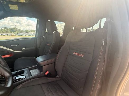 Used 2024 Nissan Frontier Pro-X RWD image 11