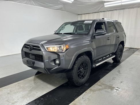 Used 2022 Toyota 4Runner SR5 Premium w/ Moonroof Package AWD/4WD image 5