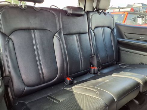 Used 2024 Jeep Wagoneer Series II w/ Flexible Seating Group AWD/4WD image 20