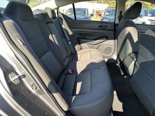 Used 2025 Nissan Altima 2.5 SV FWD image 10