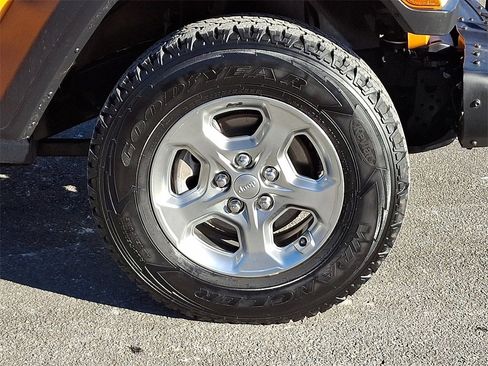 Used 2021 Jeep Wrangler Unlimited Freedom Edition image 8