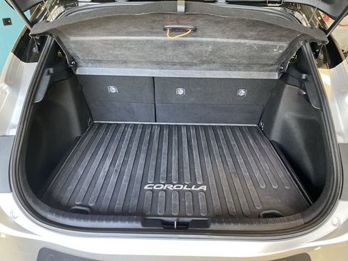 Certified 2025 Toyota Corolla Hatchback w/ SE Package image 22