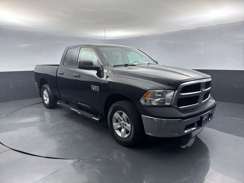 Used 2017 RAM 1500 ST w/ SXT Appearance Group AWD/4WD image 7