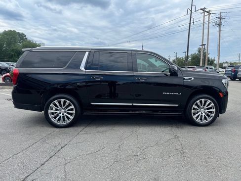 Used 2022 GMC Yukon XL Denali AWD/4WD image 8