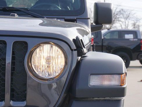 Used 2024 Jeep Wrangler Sport image 10