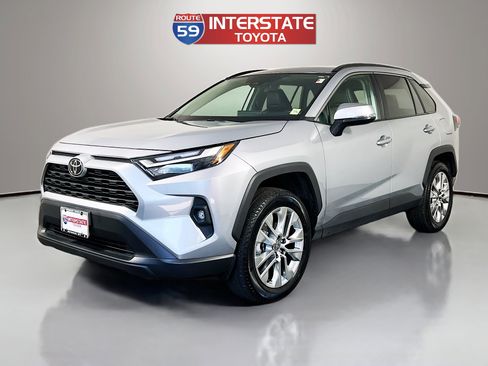 Used 2025 Toyota RAV4 XLE Premium w/ Weather Package AWD/4WD image 3