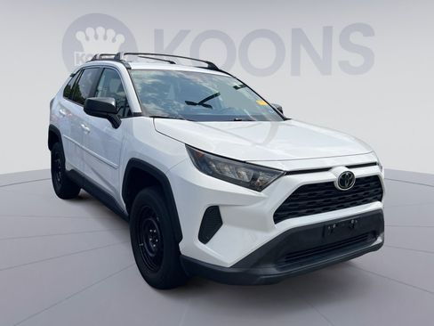 Used 2021 Toyota RAV4 LE AWD/4WD image 5