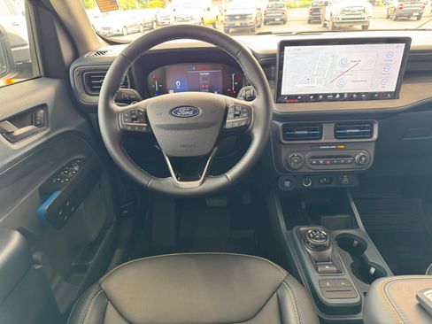 Used 2025 Ford Maverick Lobo AWD/4WD image 22