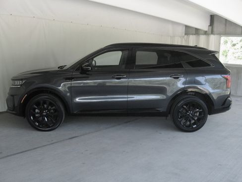 Used 2023 Kia Sorento SX image 26