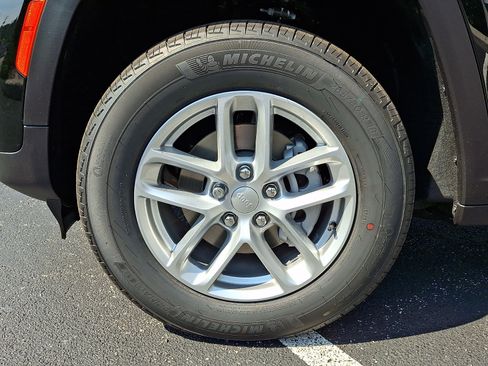 New 2026 Jeep Grand Cherokee Laredo X AWD/4WD image 5