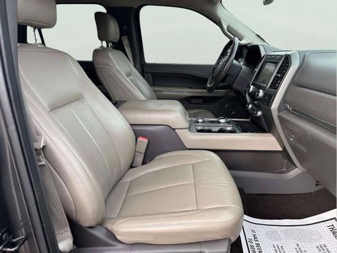 Used 2019 Ford Expedition Max XLT w/ Equipment Group 202A AWD/4WD image 19
