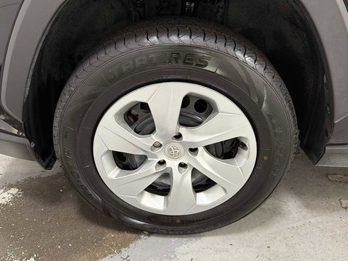 Certified 2022 Toyota RAV4 LE image 10