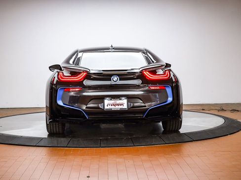 Used 2017 BMW i8 image 3