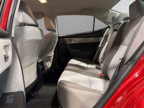 Used 2018 Toyota Corolla LE FWD image 32