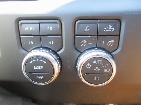 New 2026 GMC Sierra 3500 Denali w/ Denali Reserve Package image 18