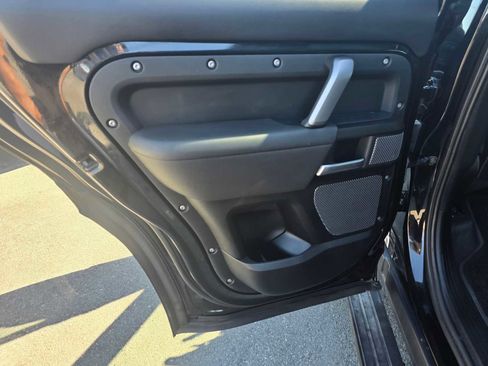 Used 2022 Land Rover Defender 110 V8 image 18