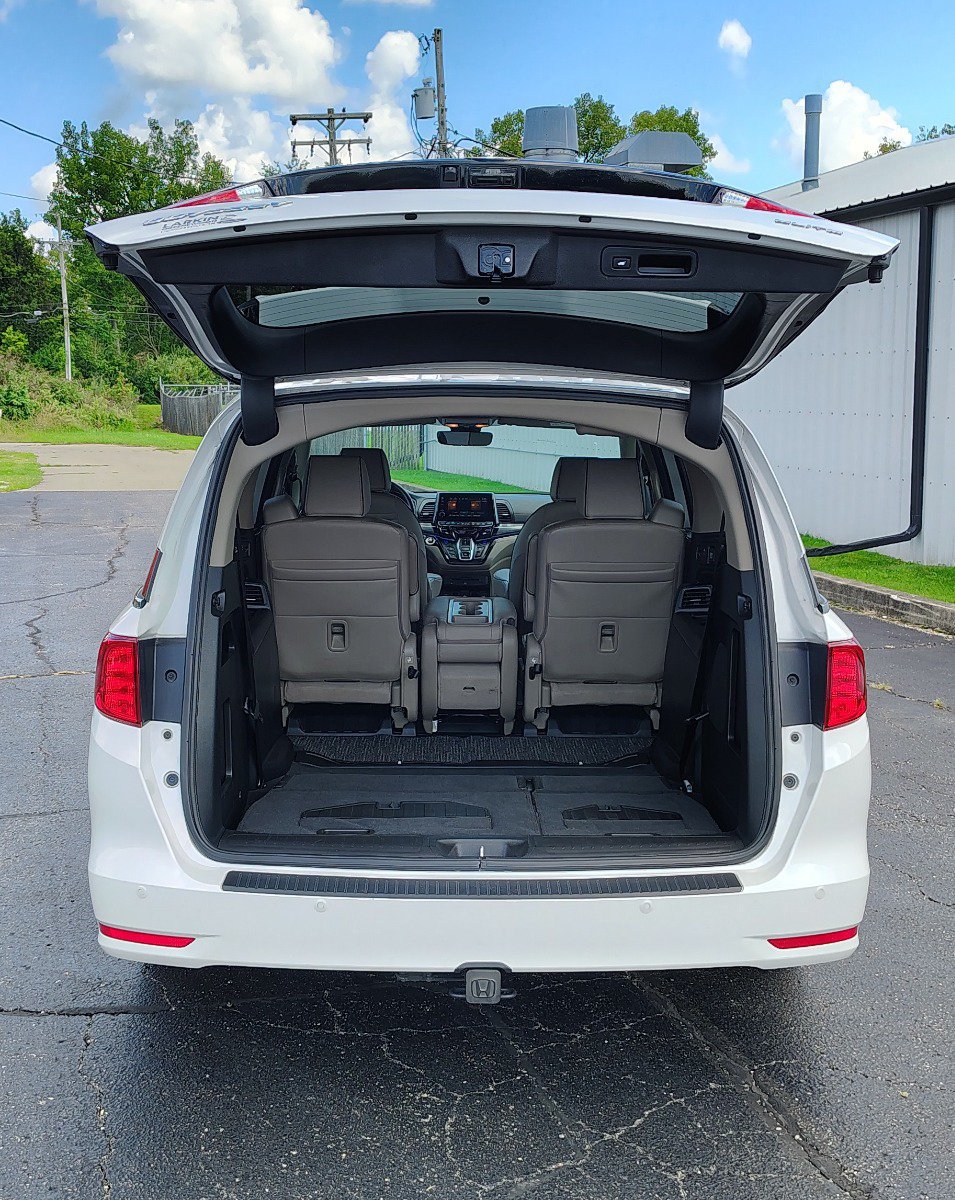 Used 2023 Honda Odyssey Elite image 14