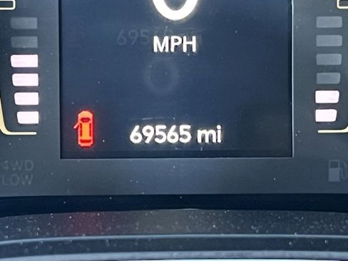 Used 2021 Jeep Cherokee Latitude image 16