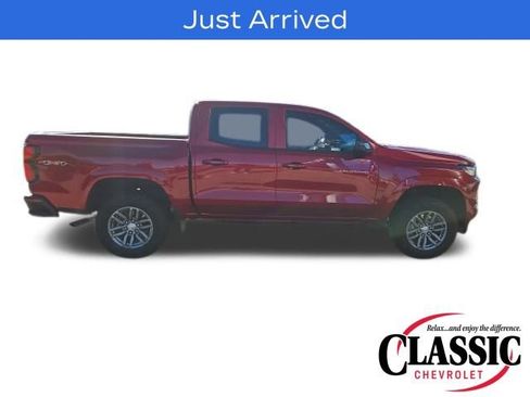 Used 2025 Chevrolet Colorado LT w/ LT Convenience Package image 13