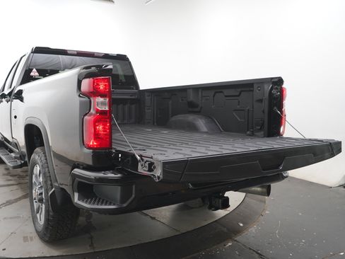 Used 2024 Chevrolet Silverado 2500 Custom w/ Custom Value Package AWD/4WD image 18