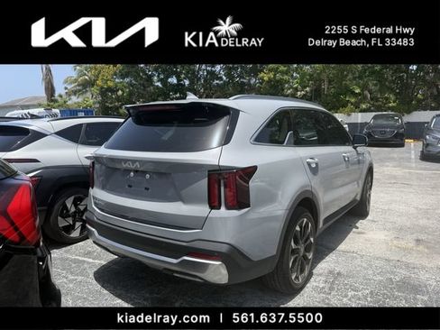 Used 2026 Kia Sorento EX w/ EX Premium Package FWD image 2