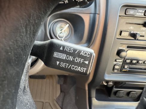Used 2000 Toyota 4Runner SR5 AWD/4WD image 34