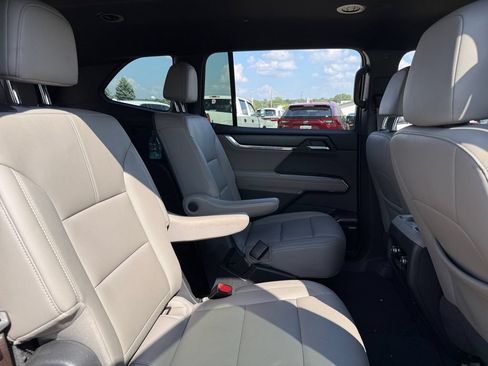 Used 2024 GMC Acadia Elevation AWD/4WD image 39