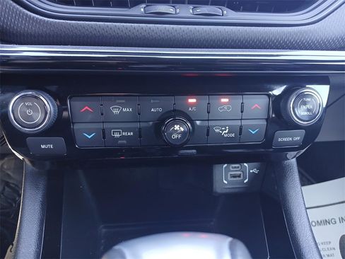 Certified 2023 Jeep Compass Altitude w/ Convenience Group image 16