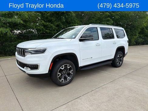 Used 2024 Jeep Wagoneer Series III AWD/4WD image 1