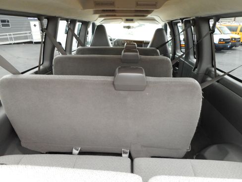 Used 2016 Chevrolet Express 3500 LT w/ LT Preferred Equipment Group image 16