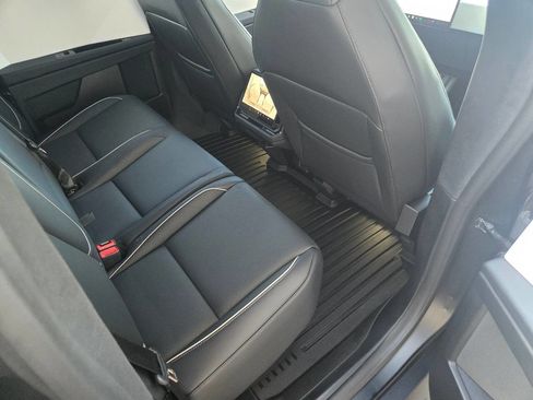 Used 2024 Tesla Cybertruck AWD Crew Cab image 25