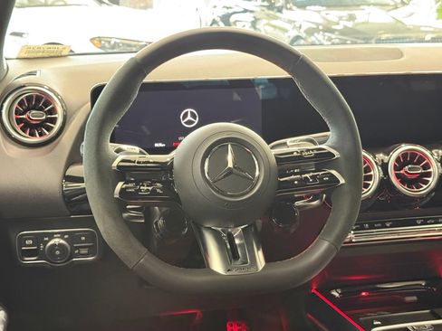 Used 2025 Mercedes-Benz GLA 35 AMG 4MATIC image 32