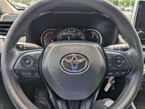 Used 2023 Toyota RAV4 LE FWD image 22