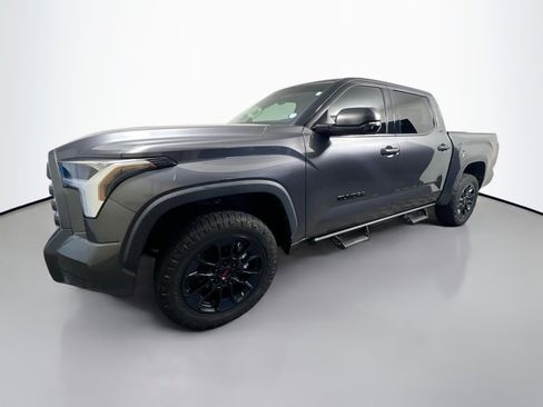 Used 2023 Toyota Tundra SR5 w/ SR5 Convenience Package AWD/4WD image 9