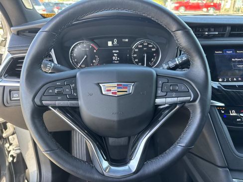 Certified 2025 Cadillac XT6 Premium Luxury image 32