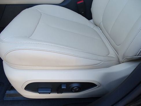 New 2024 Jeep Grand Cherokee Limited 4xe image 25