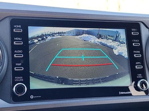 Used 2022 Toyota Tacoma TRD Sport w/ Technology Package image 31