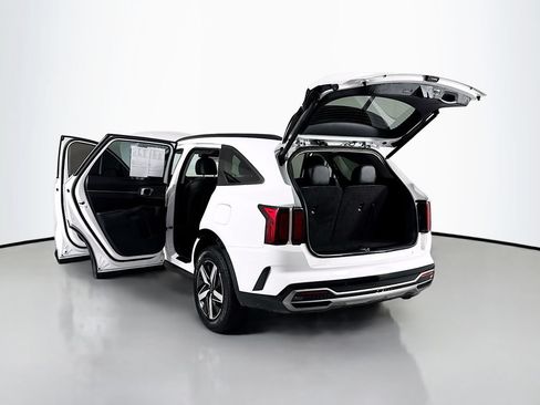 Used 2022 Kia Sorento EX w/ Panoramic Sunroof Package FWD image 22
