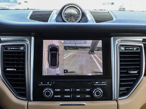 Used 2017 Porsche Macan S image 25