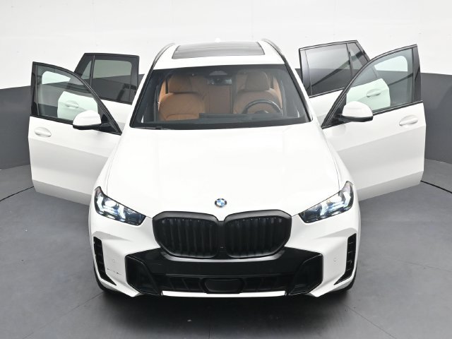Used 2024 BMW X5 xDrive40i w/ M Sport Package AWD/4WD image 42