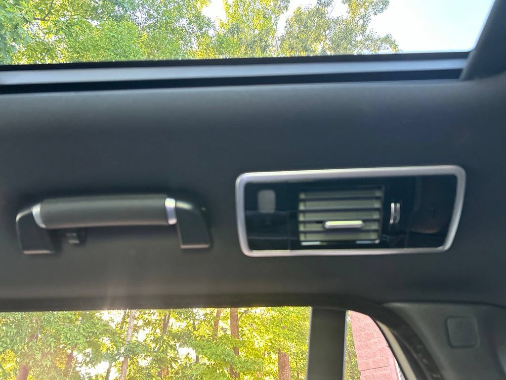 Used 2019 Land Rover Range Rover Supercharged AWD/4WD image 24