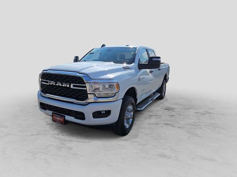 Used 2024 RAM 2500 Big Horn w/ Off Road Package image 4