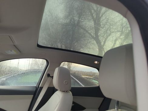 Used 2019 Jaguar E-PACE S image 7