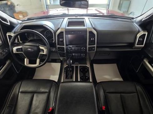 Used 2018 Ford F150 Lariat image 31